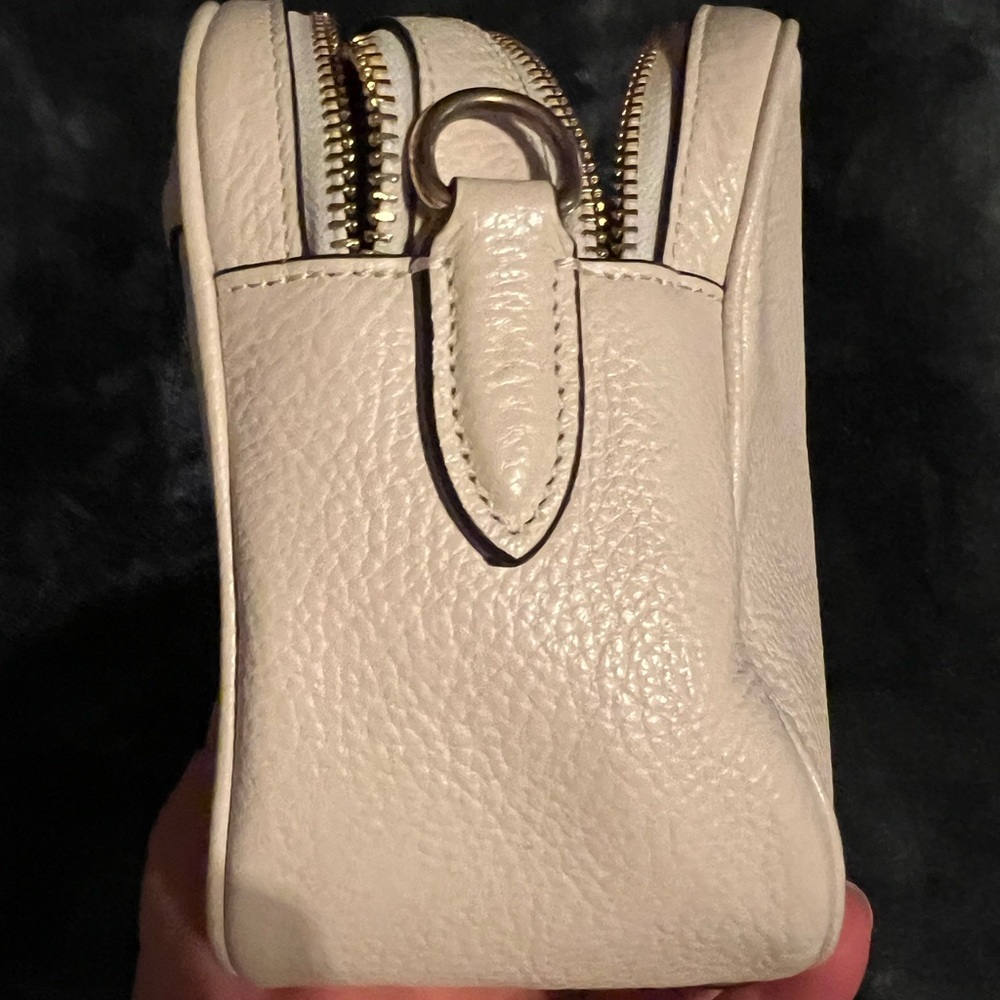 Coach Cream Leather Crossbody Bag. - Picture 6 of 14